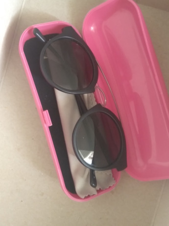 lunette-signe-de-la-marque-reeva-authentique-unisexe-cachete-italien-big-2