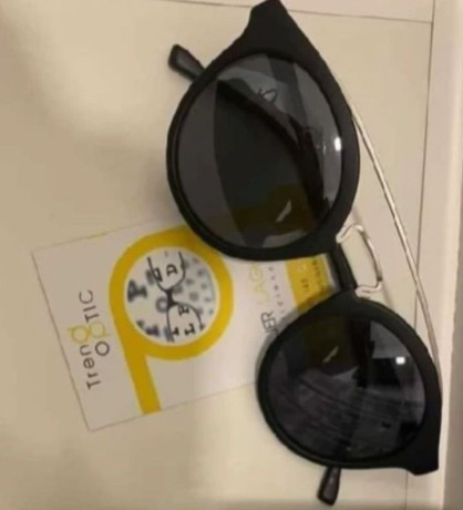 lunette-signe-de-la-marque-reeva-authentique-unisexe-cachete-italien-big-0