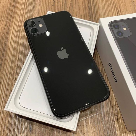 iphone11-noir-cashe-silicone-battery-95-big-1